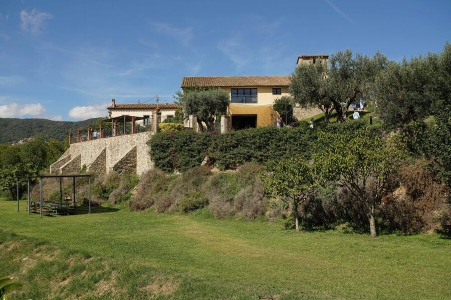 From Barcelona: E-Bike and Sailing Tour with Wine Tastings - What the $100 price delivers