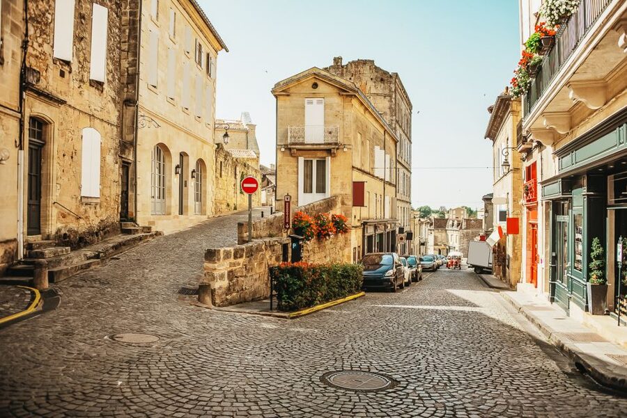 From Bordeaux: St. Emilion Village Half-Day Wine Tour - The guides are the tour’s real strength
