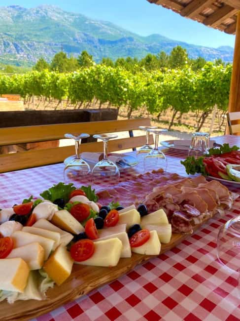 From Dubrovnik: Half-Day Wine Tasting and Cavtat City Tour - A family tradition dating to 1540