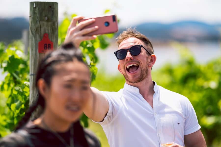 From Hobart: Tasmanian Wine Tour - Meeting your guide at Brooke Street Pier