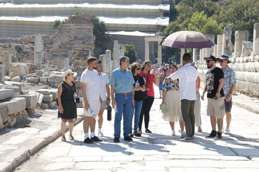 From Istanbul: Ephesus & Şirince Day Trip w/ Wine Tasting - Lunch, local crafts, and the carpet stop