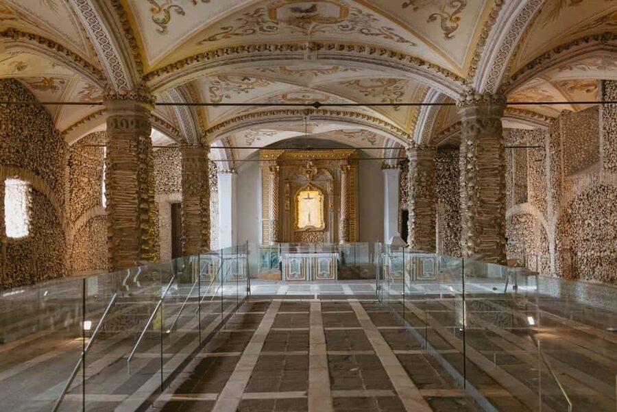From Lisbon: Évora and Monsaraz Day Tour with Wine Tasting - Monsaraz and the Alqueva view