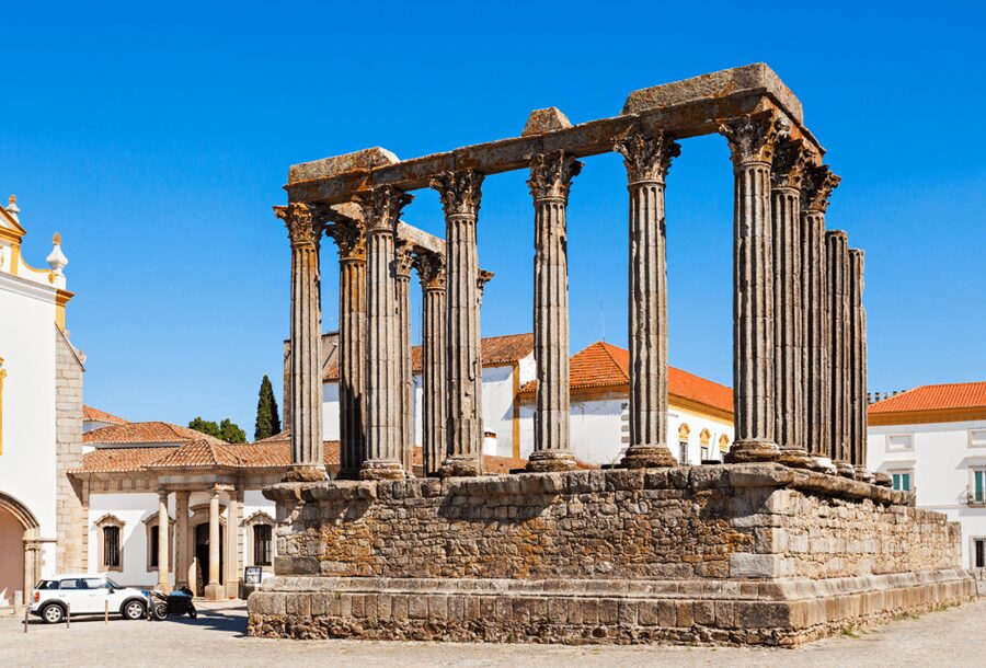 From Lisbon: Évora + Chapel of Bones + Monsaraz + Alentejo Wines - Évora Cathedral and its high viewpoint