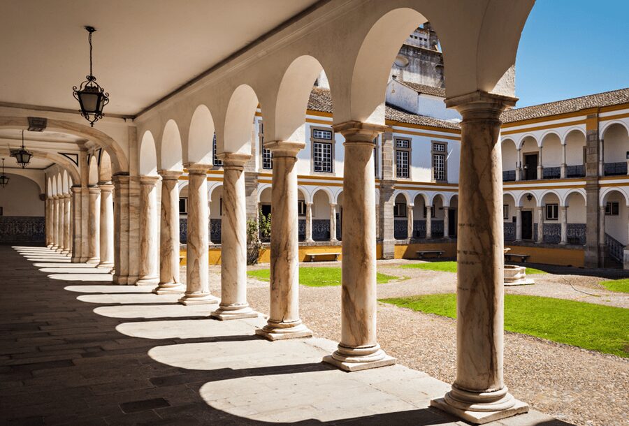 From Lisbon: Évora + Chapel of Bones + Monsaraz + Alentejo Wines - Timing, transport, and the return to Lisbon
