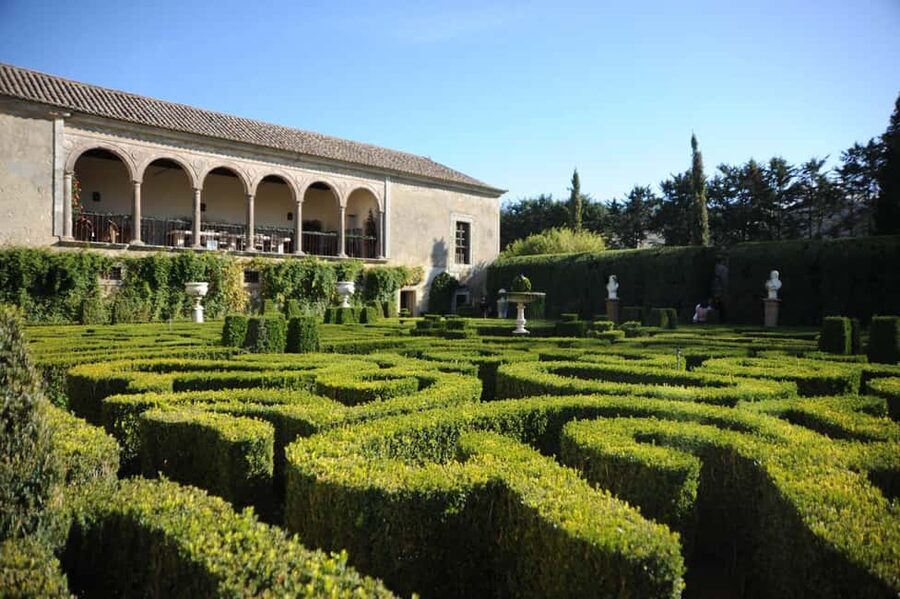 From Lisbon: Serra da Arrábida, Sesimbra, and Setúbal Wines - Moscatel and lunch at José Maria da Fonseca