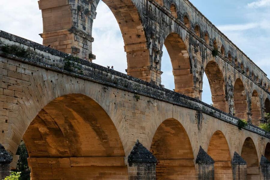 From Marseille: Provence Sightseeing Tour and Wine Tasting - Châteauneuf-du-Pape and the final wine tasting