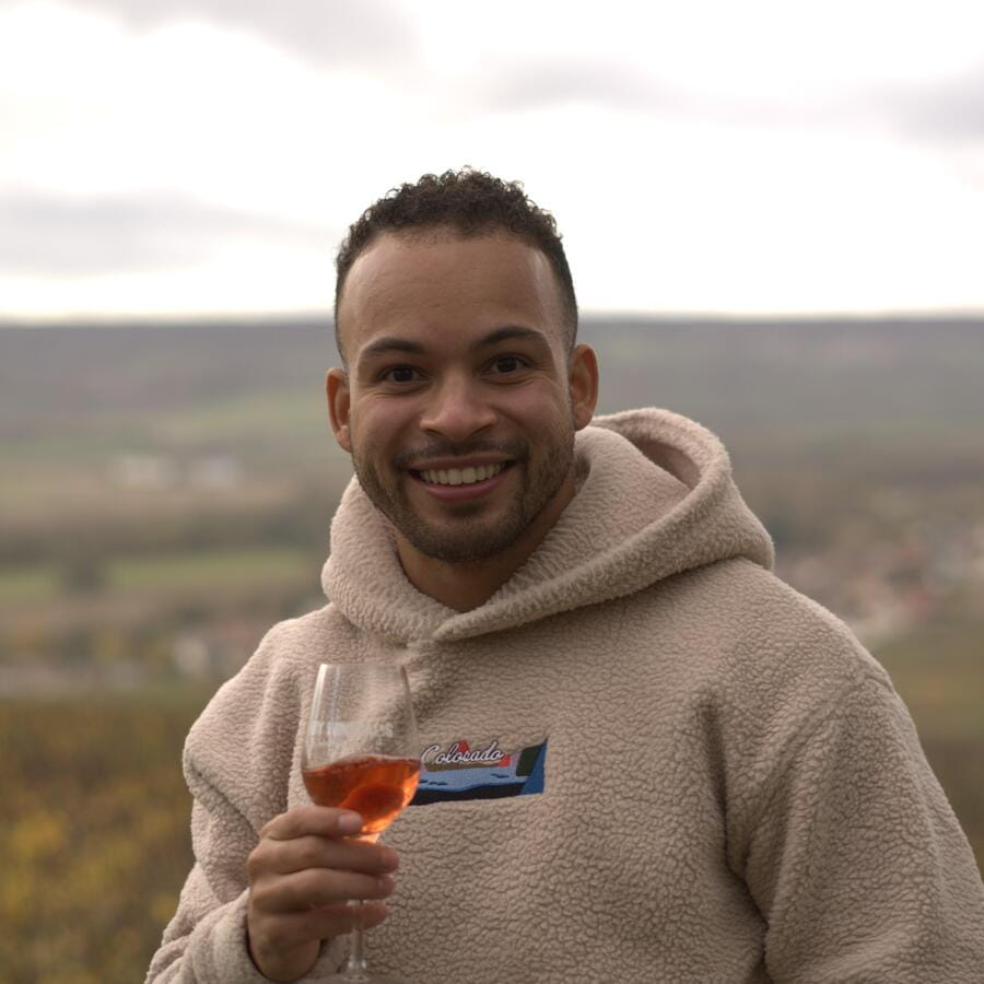 From Paris: Day Trip to Champagne with 8 Tastings & Lunch - Tasting in the vineyards adds a sense of place