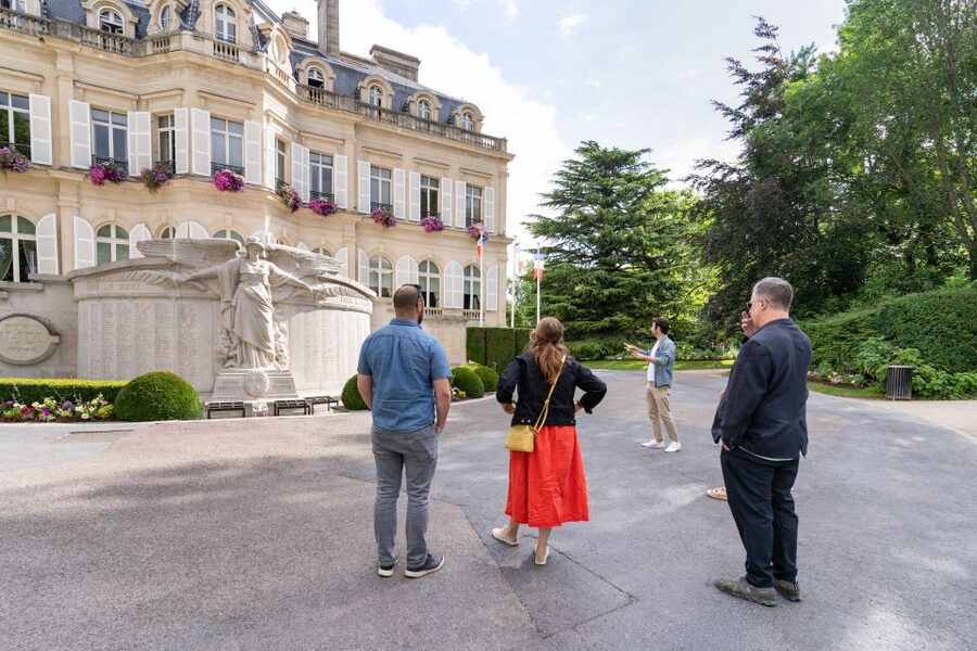 From Paris: Day Trip to Champagne with 8 Tastings & Lunch - The smaller producer explains what the famous labels cannot