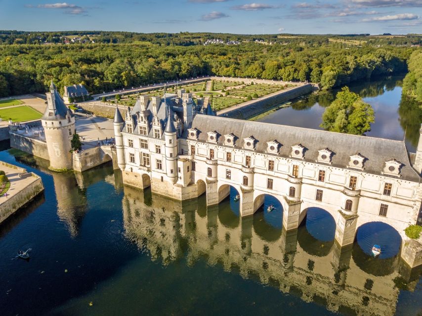 From Paris: Loire Valley Castles Day Trip With Wine Tasting - Chenonceau: the elegant castle over the river