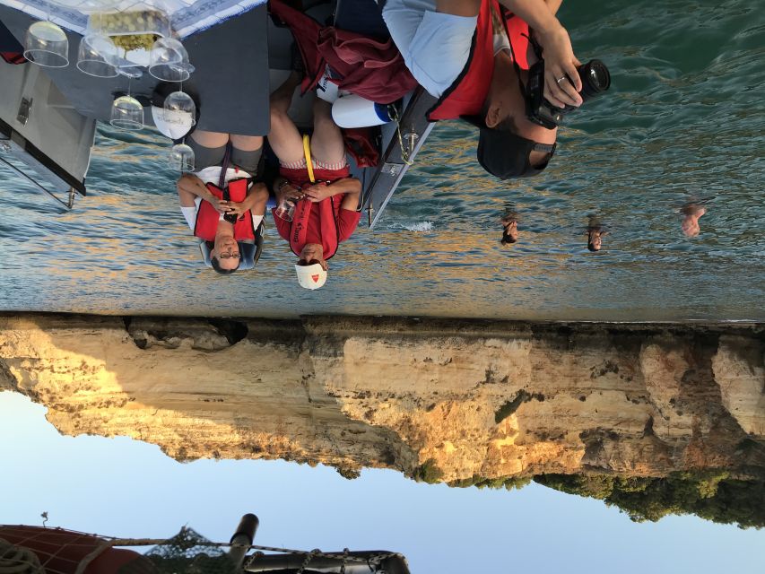 From Portimão: Sunset Boat Trip with Wine - What I would bring