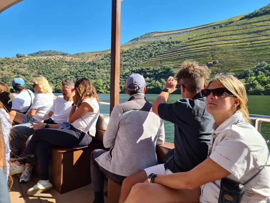 From Porto: 2 Wine Regions, Farm Lunch, and Boat Ride - The first estate: wine, Port, and local production