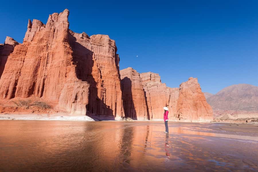 From Salta: Cafayate Day Trip with Wine Tasting - Cafayate at lunchtime: two useful hours