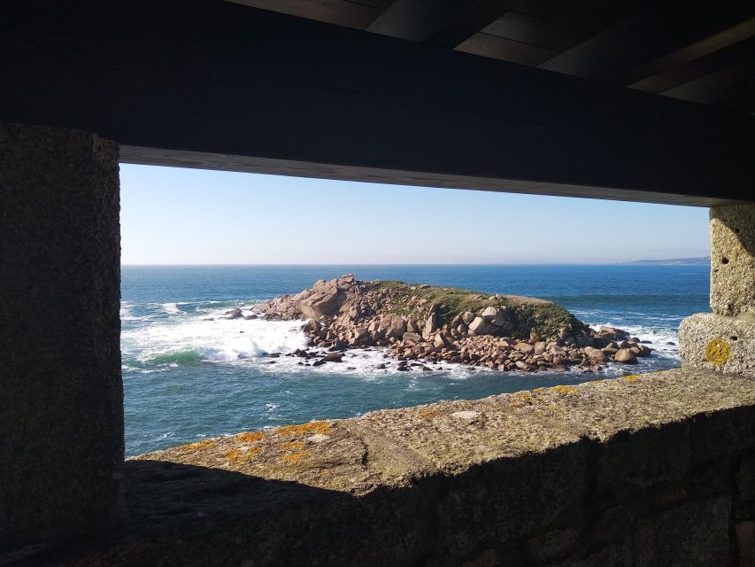 From Santiago: Rías Baixas Galicia Seafood & Wine Day Tour - Combarro is the most rewarding walking stop