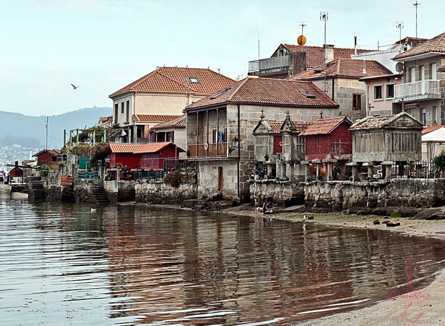 From Santiago: Tour to Rias Baixas with Boat Trip and Winery - O Grove gives you time to slow down