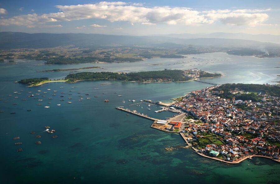 From Santiago: Tour to Rias Baixas with Boat Trip and Winery - What the $50 price really covers