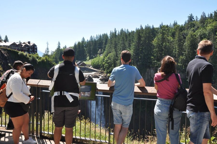 From Seattle: Snoqualmie Falls and Wineries Tour w/ Transfer - Flexible extras, from chocolate to Seattle photo stops