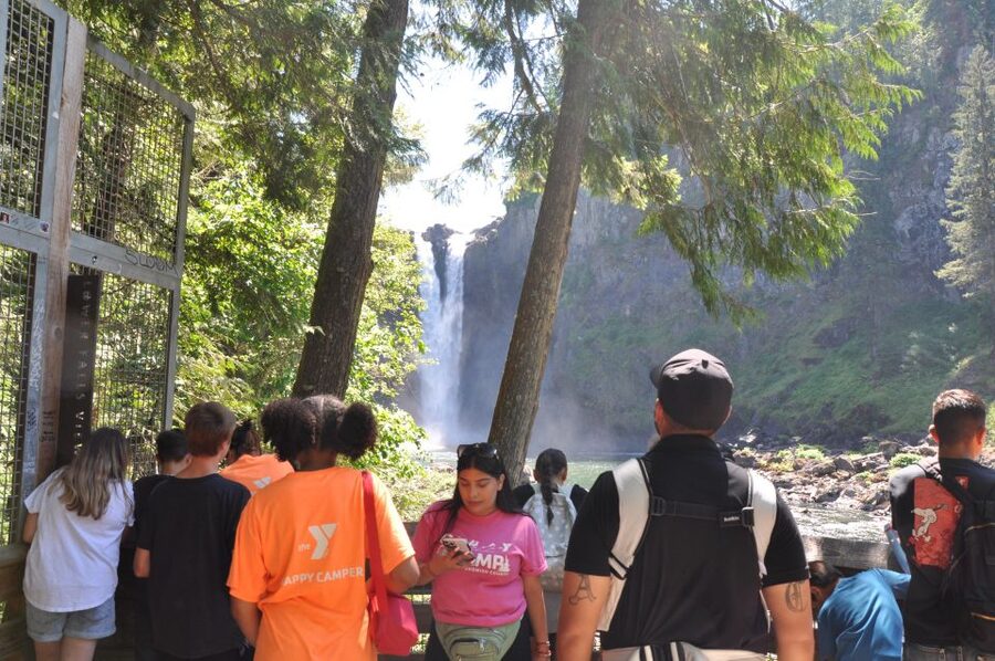 From Seattle: Snoqualmie Falls and Wineries Tour w/ Transfer - The guides make the difference