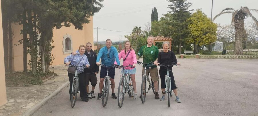 From Sitges: Cycling Tour with Winery visit and Tasting - Practical timing and what to bring