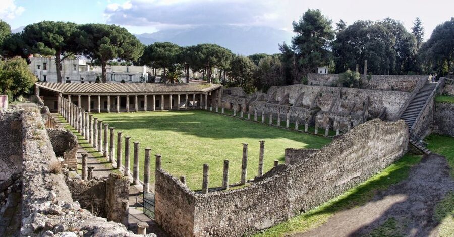 From Sorrento: Pompeii & Mt. Vesuvius Tour with Lunch & Wine - Key points at a glance