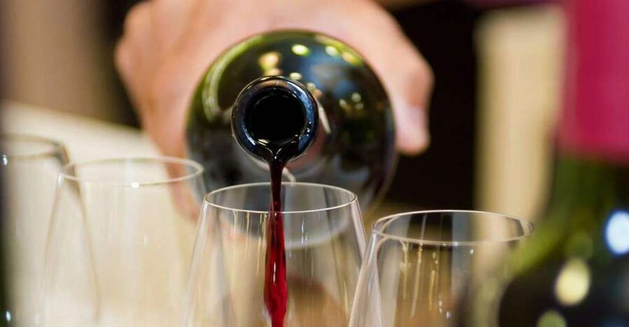 From Sorrento: Winery Tour, Tasting & Lunch - From Sorrento to the Vineyards Above Pompeii