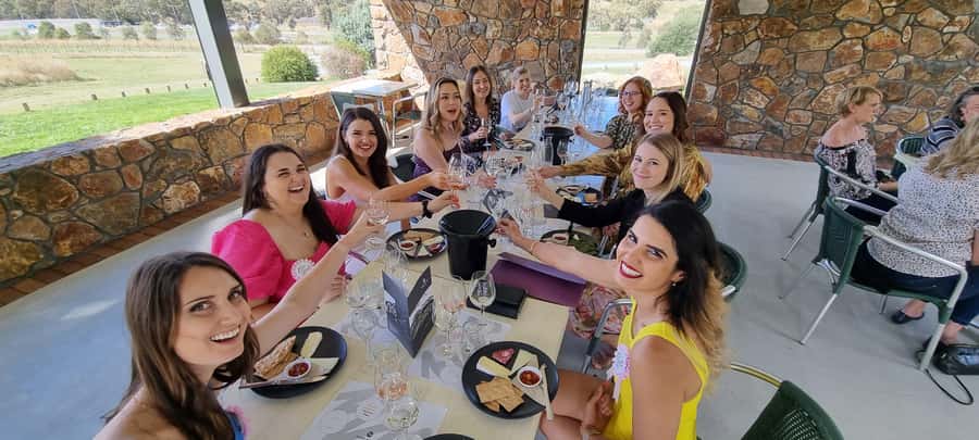 From Sydney: Hunter Valley Wine, Gin & Food Tastings Tour - The gin and vodka stop