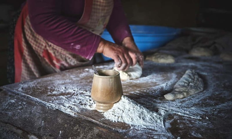 From Tbilisi: Kakheti Wine Region Tour with 9 Wine Tastings - Badiauri bakery: hot bread before the wine