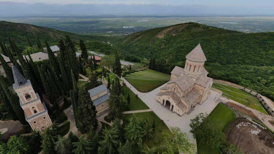 from Tbilisi to Kakheti Tour Sighnaghi, Bodbe & Wine Tasting - Lunch, optional spending, and the restaurant stop