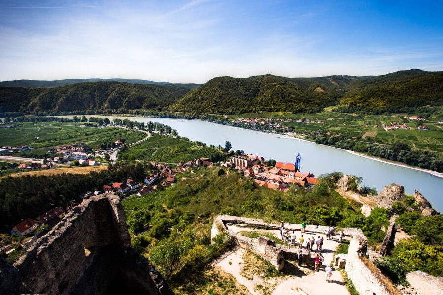From Vienna: Wachau Valley Day Tour with Wine Tasting - Why the Wachau Valley makes a better day trip than another Vienna museum