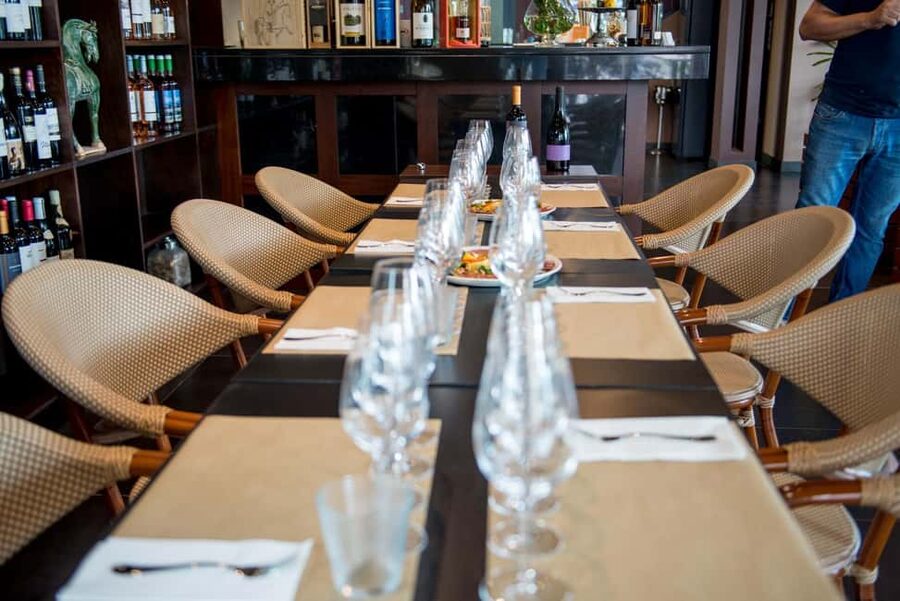 Funchal: Madeira Wine Tasting with Sommelier - Five 10-year Madeira wines, one useful lesson
