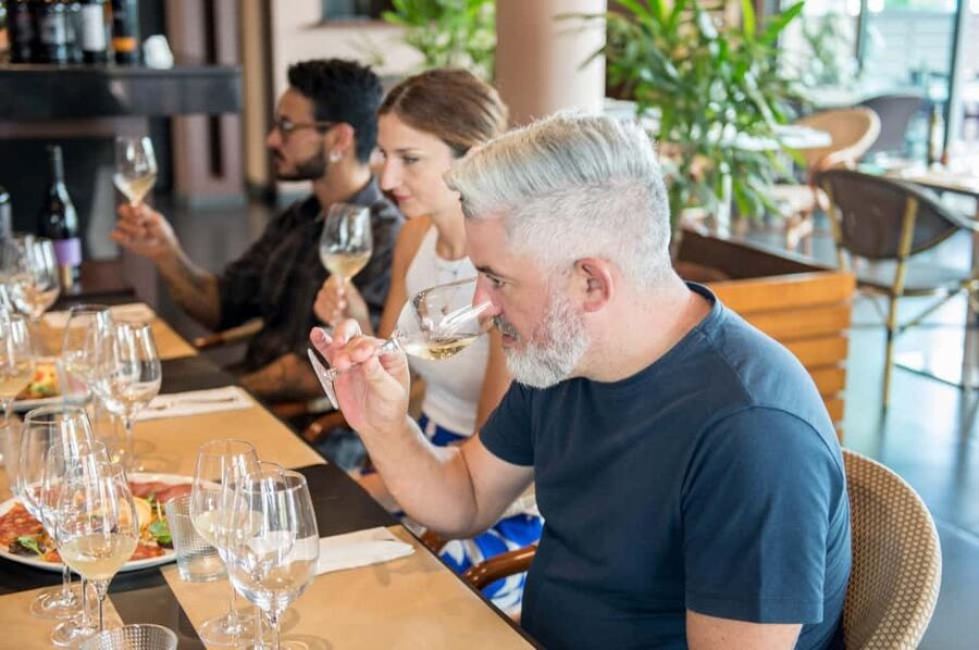 Funchal: Madeira Wine Tasting with Sommelier - What happens at Garden Grill in Funchal