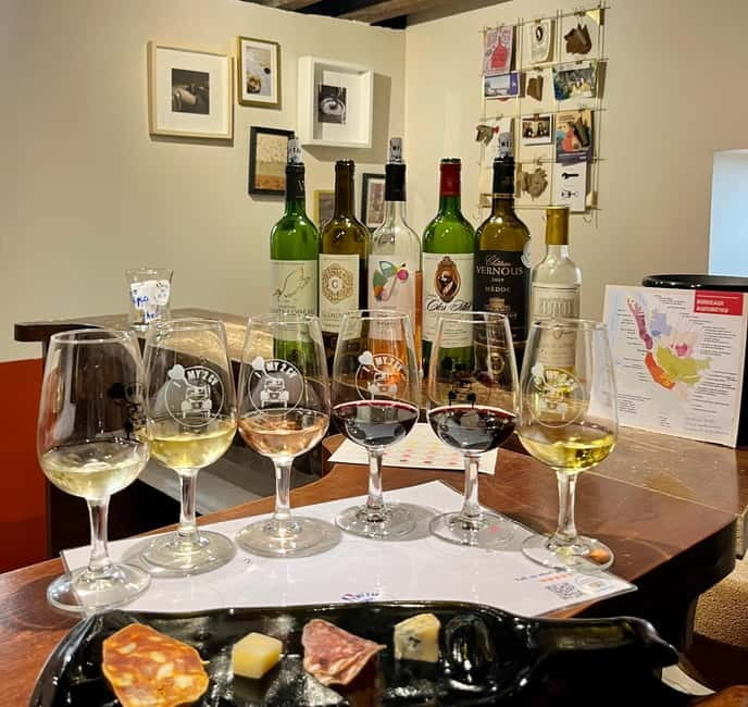 Guided Bordeaux Wine Tasting Class with 6 Wines and pairings - A compact Bordeaux lesson with a useful tasting flight