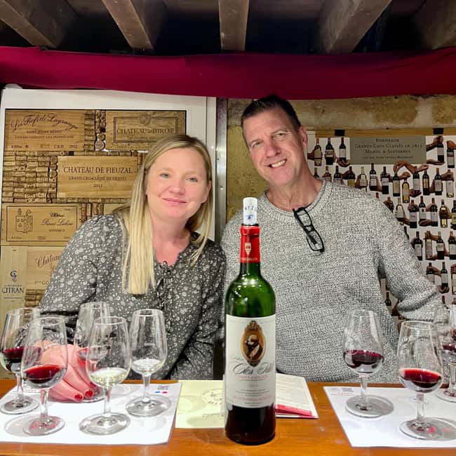 Guided Bordeaux Wine Tasting Class with 6 Wines and pairings - Guides who teach rather than recite