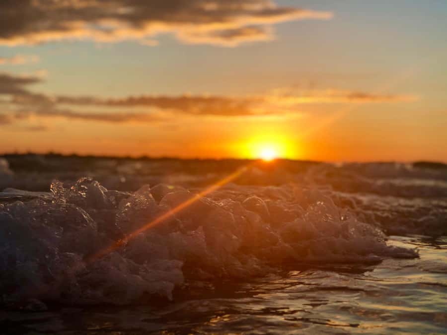 Hervey Bay: Relaxing Sunset Cruise with Champagne and Prawns - Practical details that affect your choice