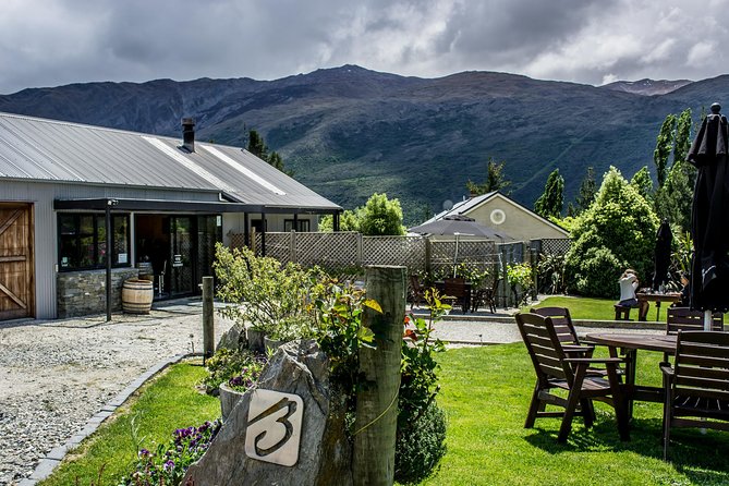 Hop on Hop off Wine Tours Queenstown - Gibbston Valley is the main wine stretch