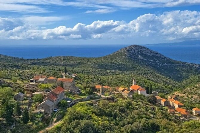 Hvar: Island tour with Wine and Olive Oil Tasting - The old road through villages and lavender fields