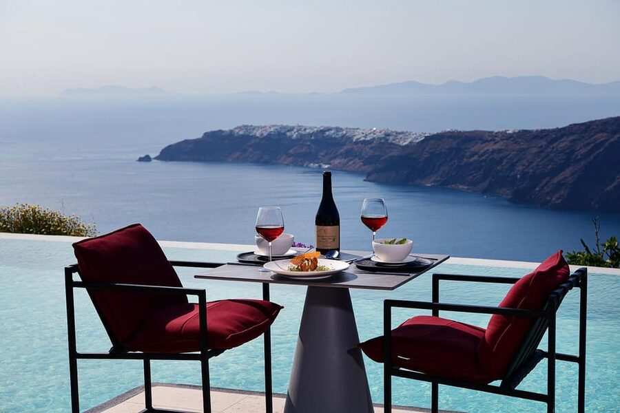 Imerovigli: Premium Wine Tasting with Caldera and Sea Views - Why staying for sunset can make sense