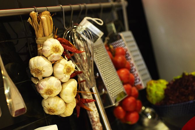Interactive Paella & Market: Bottomless Wine & Rambla Views - Las Ramblas views and the location tradeoff