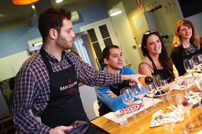 Interactive Paella & Market: Bottomless Wine & Rambla Views - What you actually prepare during the four hours