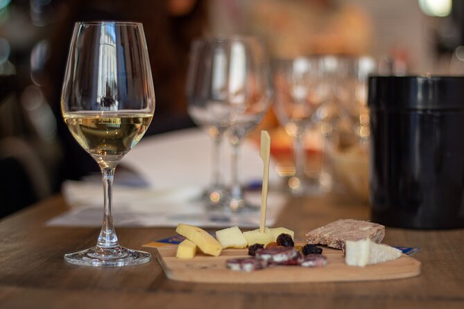 Introduction to Bordeaux wines paired with cheeses & charcuterie - Key Points at a Glance