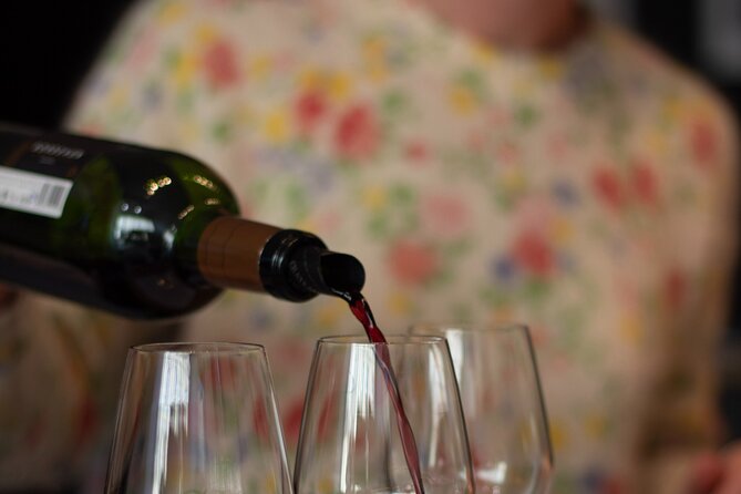 Introduction to Bordeaux wines paired with cheeses & charcuterie - What the Setting Is Really Like