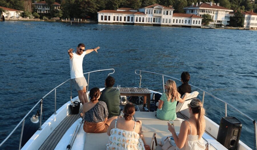 Istanbul: Small Group Yacht Tour with Unlimited Wine - Hagia Sophia and the historic peninsula at sunset