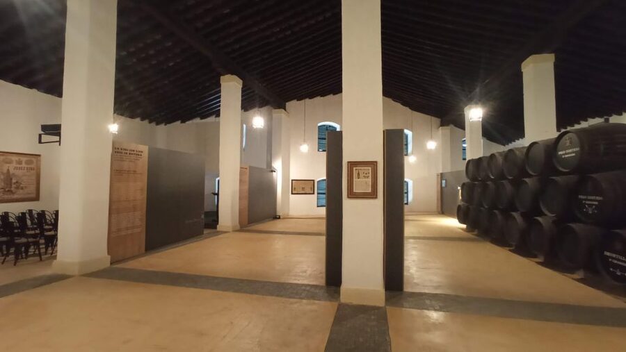Jerez de la Frontera: Sherry Winery Tour with Tasting - Four wines and a tasting with real value