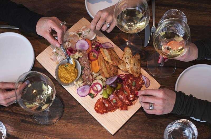 Kelowna: Sunset Sip Wine Tour - Who will enjoy this evening most