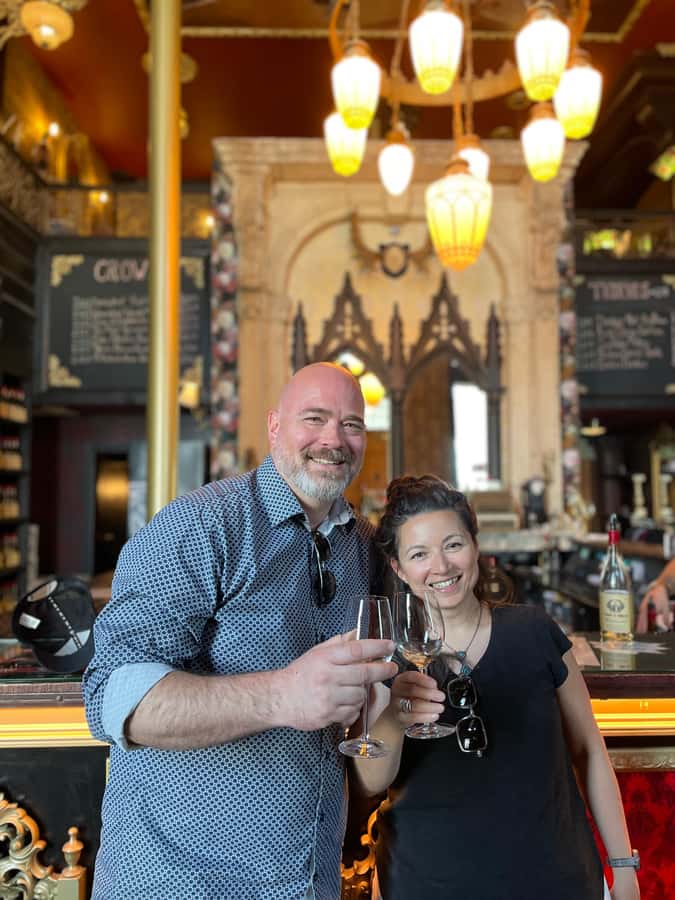 Kelowna: West Kelowna Half Day Guided Wine Tour - Frind Estate Winery adds a lakeside feel