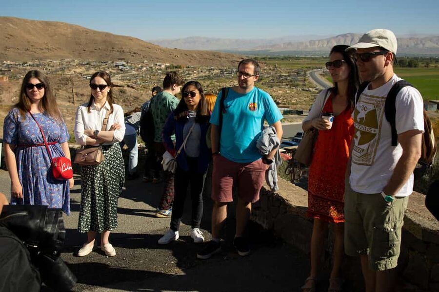 Khor Virap, Noravank and Birds' Cave Trip with Wine Tasting - Guides, vans and the feel of the day