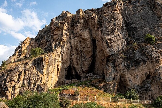 Khor Virap, Noravank & Birds' Cave Day Trip with Wine Tasting - Areni wine, Armenian dishes, and the extra lunch cost