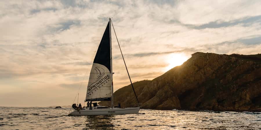 Knysna Sunset Sailing Cruise with Light Dinner and Wine - Who will enjoy it most