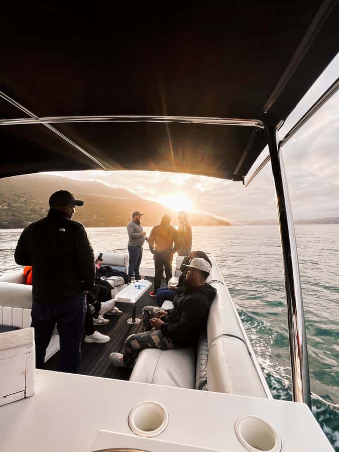 Knysna: Wine & Oyster Luxury Lounger Sunset Cruise - Wine, oysters, and a manageable tasting