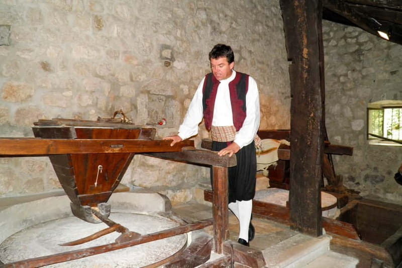 Konavle Valley: Tour with Wine Tasting from Dubrovnik - First village, first tasting, and a look at rural architecture