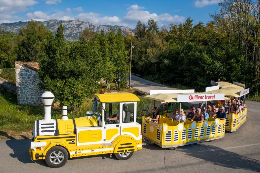Konavle Valley: Tour with Wine Tasting from Dubrovnik - The ploughman’s snack: simple food with a story